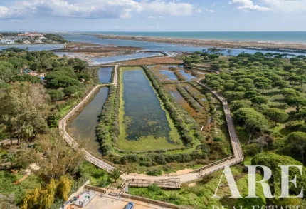 Villa 6-bedroom for sale in Almancil, Loulé, Algarve &bull; W85797