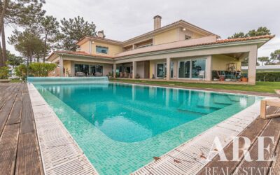 Villa for sale in Aroeira, Almada