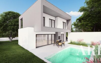 Villa for sale in Aroeira, Almada