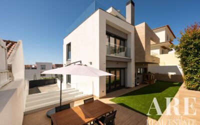 Villa for sale in Famões, Odivelas