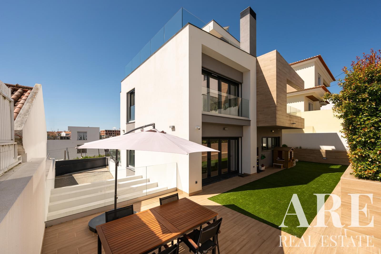 villa-for-sale-in-famoes-odivelas-36709-001