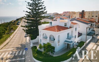 Villa for sale in Peniche