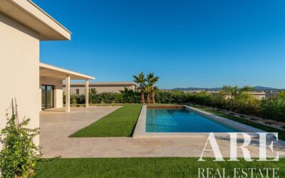 Villa for sale in Quinta de Faro, Faro, Algarve