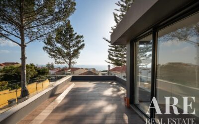 Villa for sale in São João do Estoril, Cascais