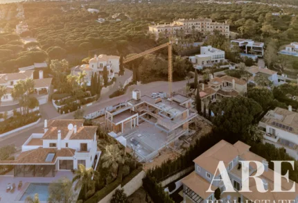 Villa 4-bedroom for sale in Almancil, Loulé, Algarve &bull; W85796
